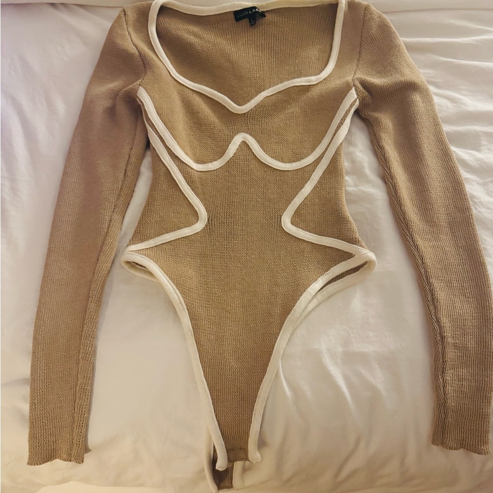 Chic Tan Bodysuit with White Accents